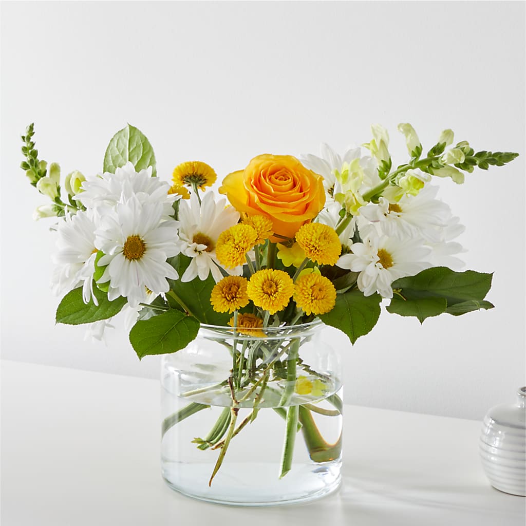 Sun Salutation Bouquet – HAYLEE FLOWERS & VARIETIES, Freeport NY