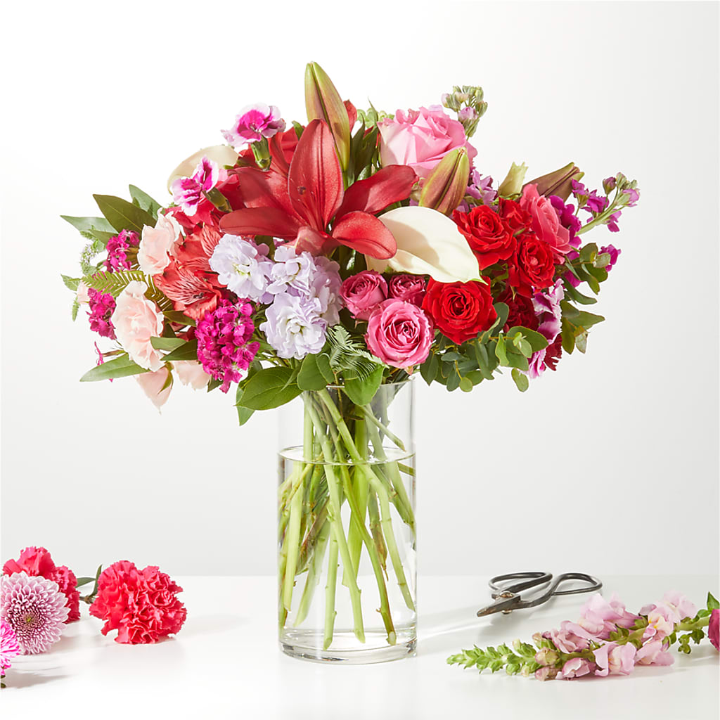 Swooning Over You - A Luxury Florist Original – HAYLEE FLOWERS & VARIETIES, Freeport NY