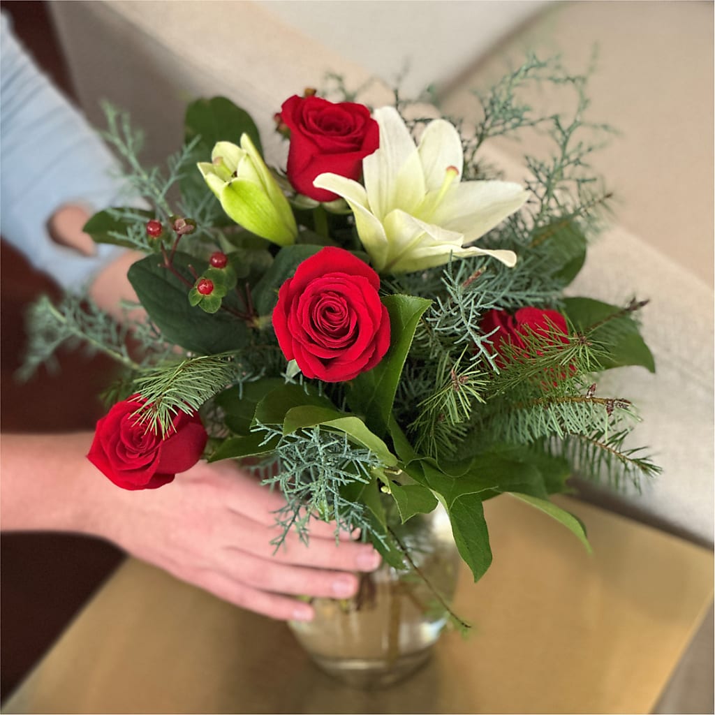 Glittering Lights Bouquet – HAYLEE FLOWERS & VARIETIES, Freeport NY