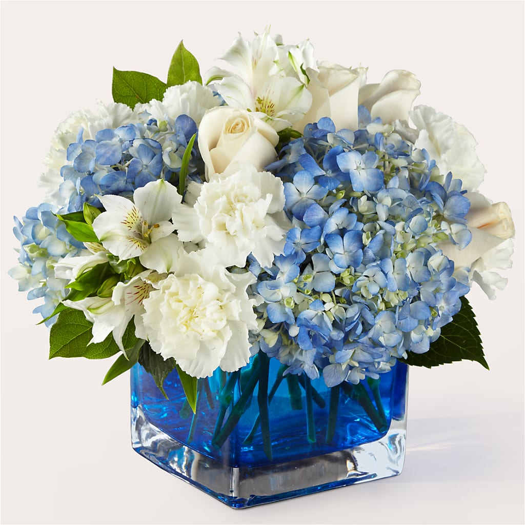 Soothing Waters Bouquet – HAYLEE FLOWERS & VARIETIES, Freeport NY
