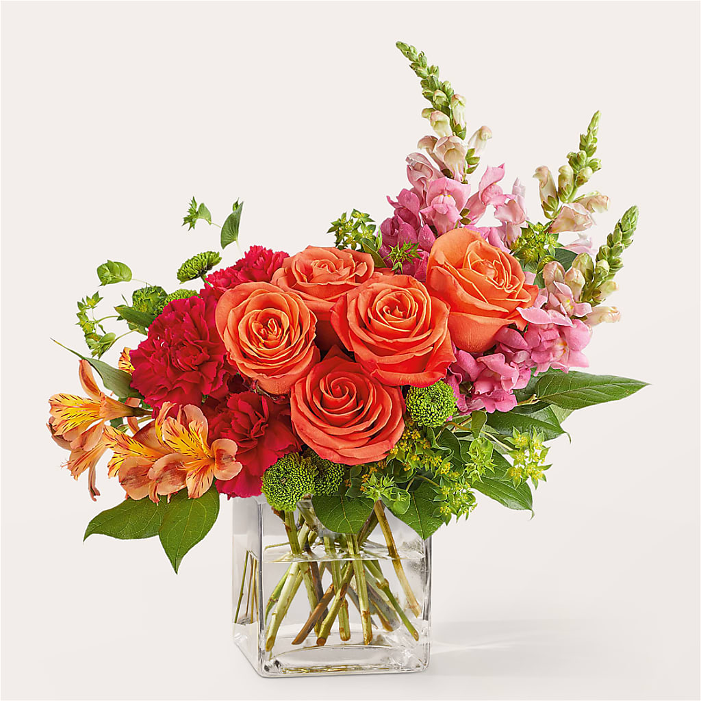 Cosmopolitan Bouquet – HAYLEE FLOWERS & VARIETIES, Freeport NY