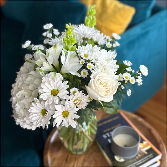 Classic Ivory – A Florist Original – HAYLEE FLOWERS & VARIETIES, Freeport NY