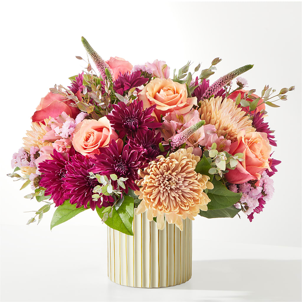 Berry Cobbler Bouquet with Ivory Vase – HAYLEE FLOWERS & VARIETIES, Freeport NY