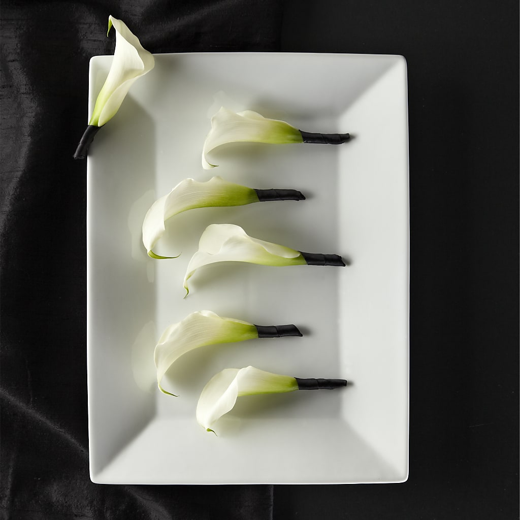 Calla Lily Promise Boutonniere – HAYLEE FLOWERS & VARIETIES, Freeport NY