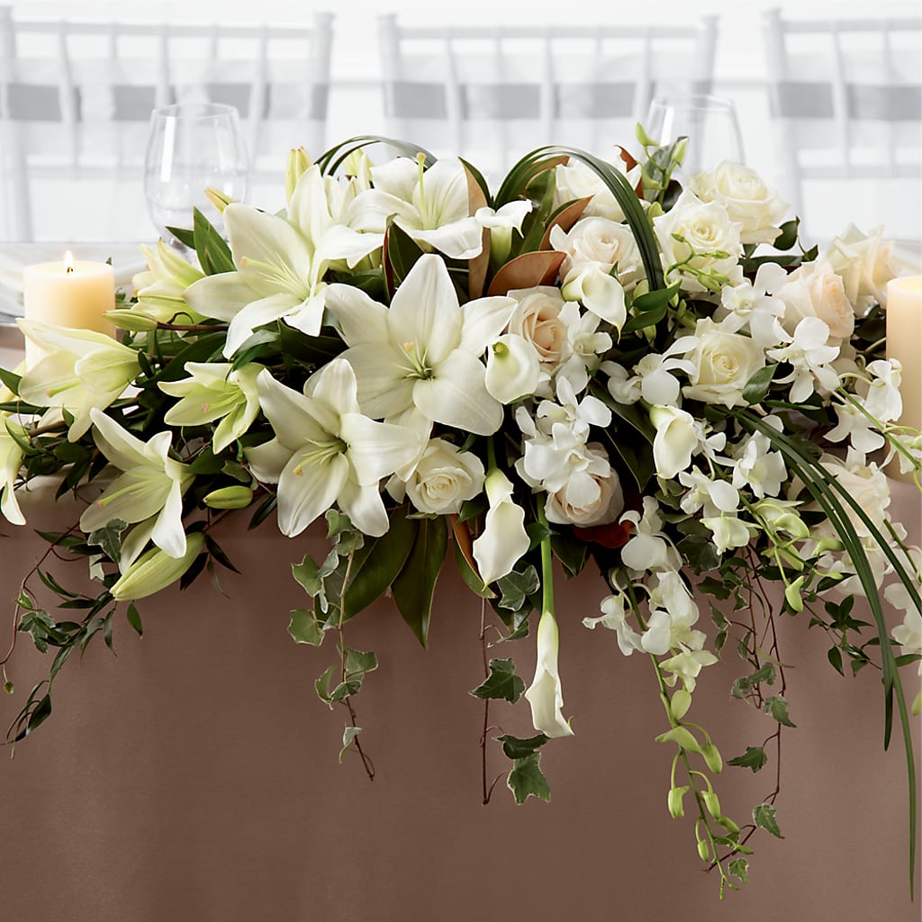 White Linen Arrangement – HAYLEE FLOWERS & VARIETIES, Freeport NY
