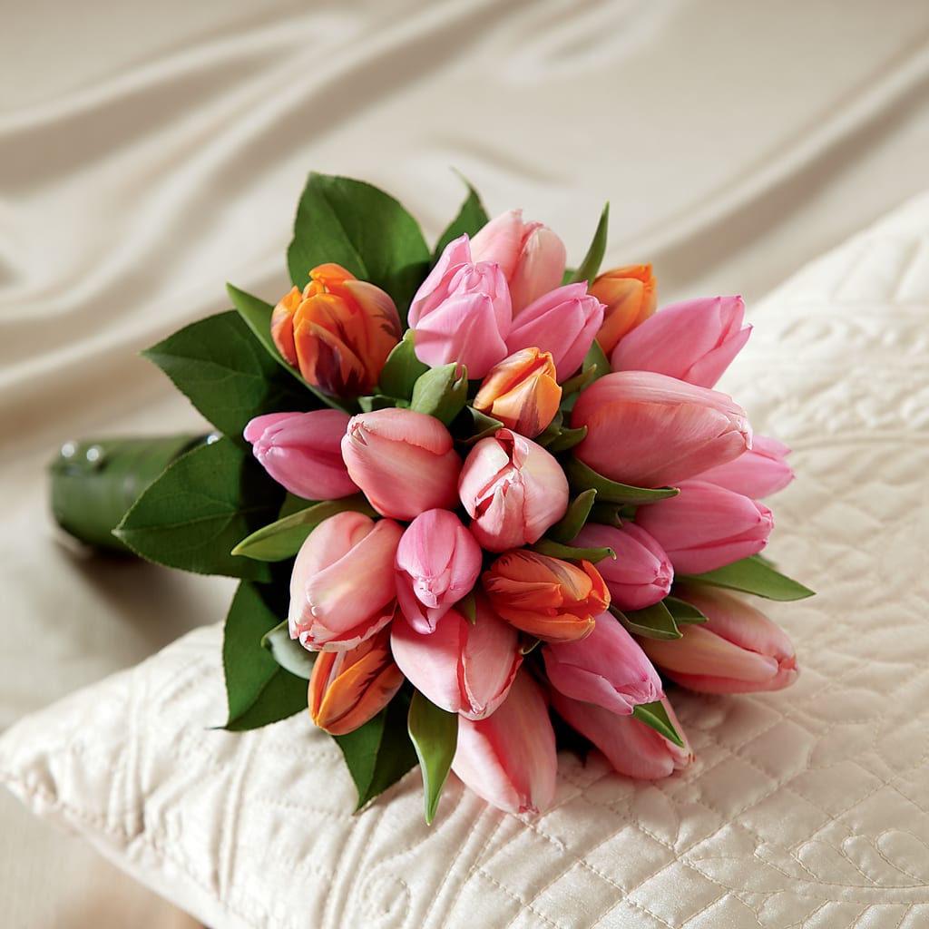 Embraceable Bouquet – HAYLEE FLOWERS & VARIETIES, Freeport NY