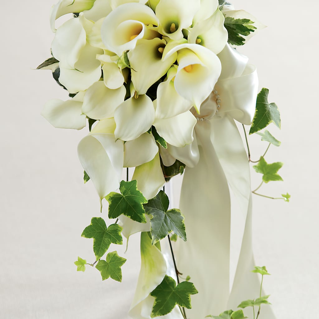 White Chapel Bouquet – HAYLEE FLOWERS & VARIETIES, Freeport NY