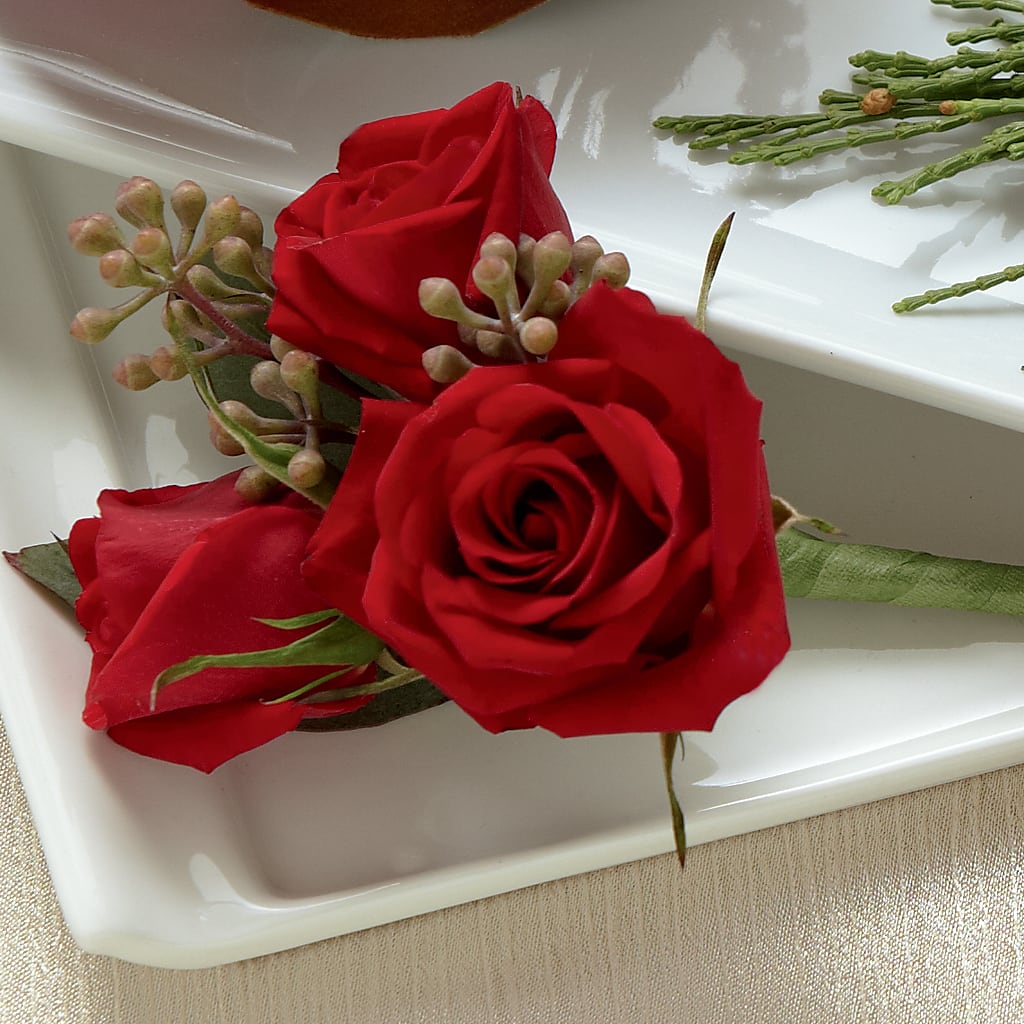 Red Spray Rose Boutonniere – HAYLEE FLOWERS & VARIETIES, Freeport NY