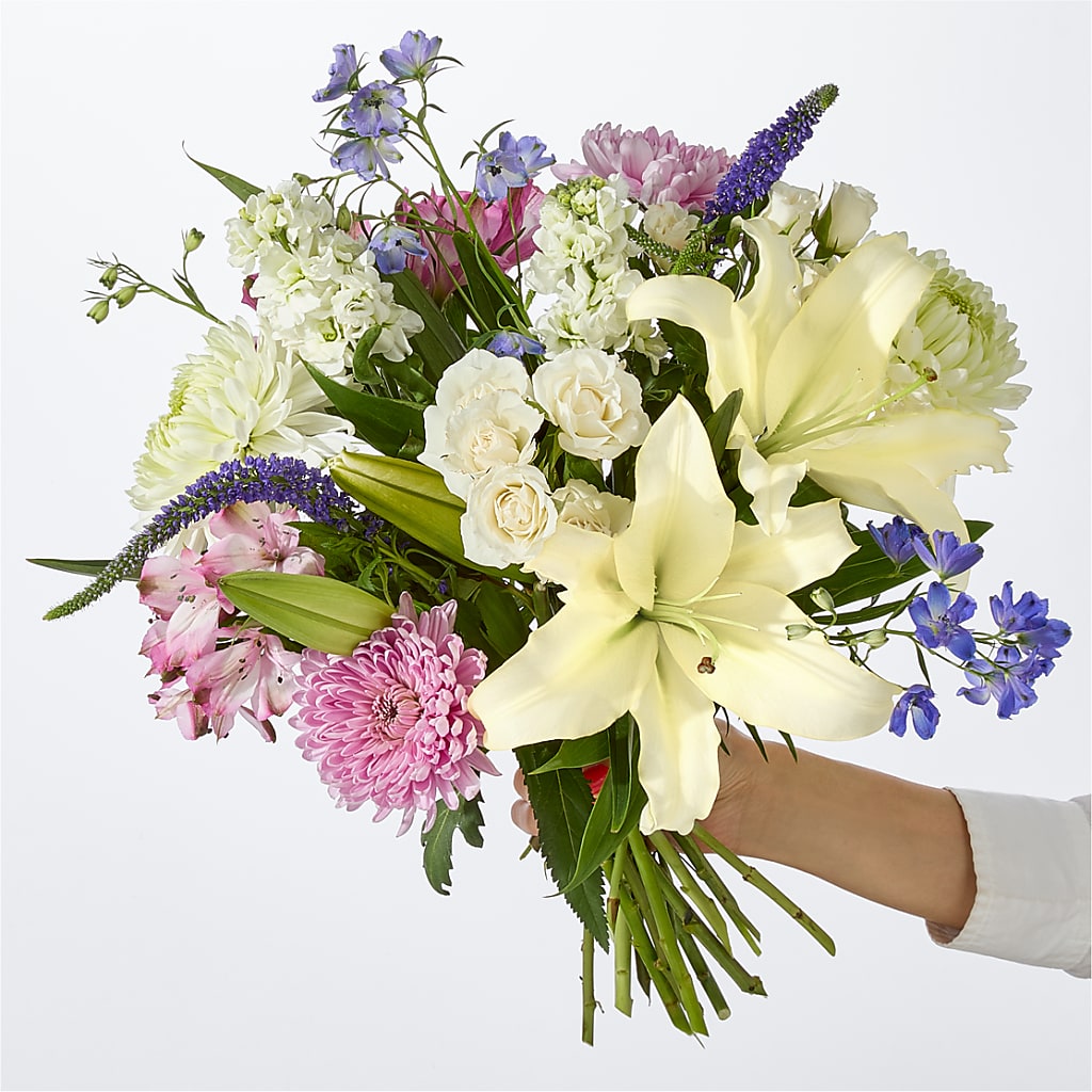 Winter Celebration Bouquet – HAYLEE FLOWERS & VARIETIES, Freeport NY