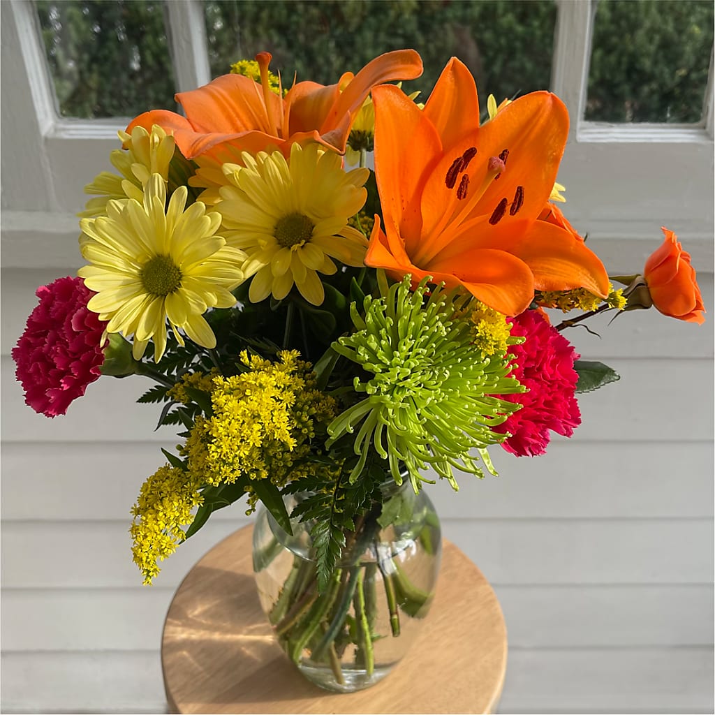 Bold & Bright – A Florist Original – HAYLEE FLOWERS & VARIETIES, Freeport NY