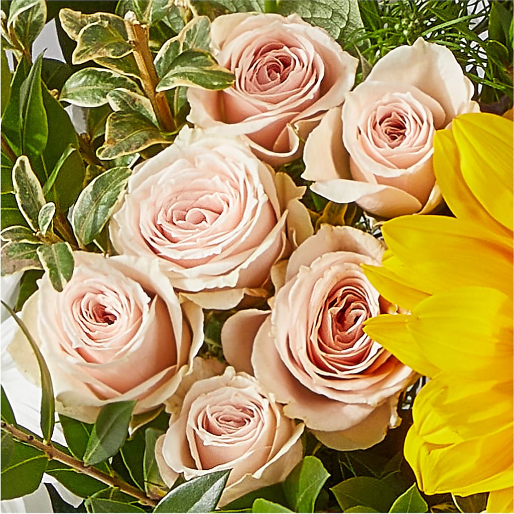 The Good Life Bouquet – HAYLEE FLOWERS & VARIETIES, Freeport NY