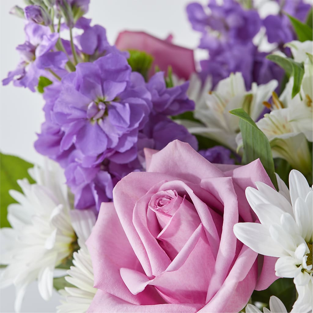 Garden of Peace Bouquet – HAYLEE FLOWERS & VARIETIES, Freeport NY