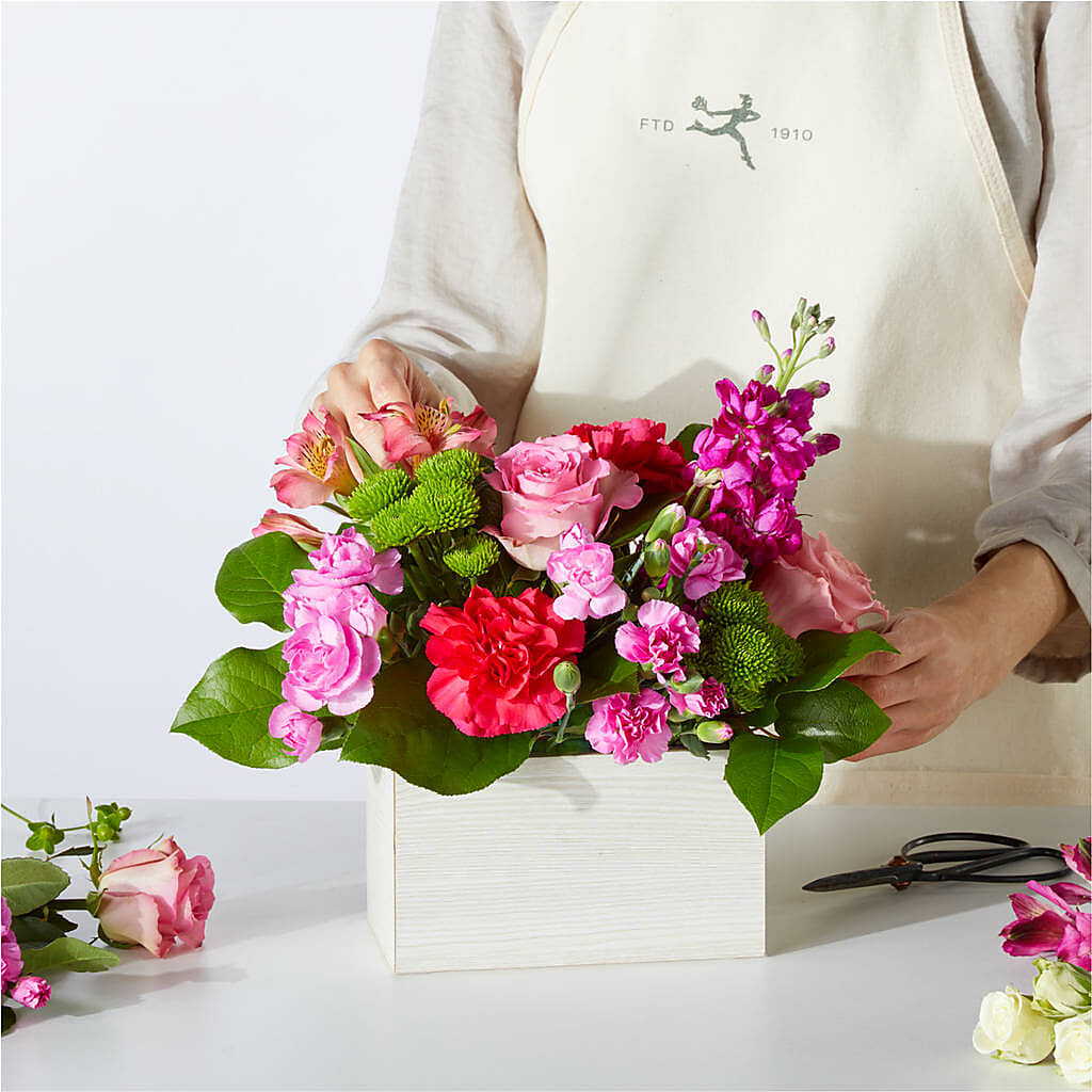 Sweetberry Box – A Florist Original – HAYLEE FLOWERS & VARIETIES, Freeport NY