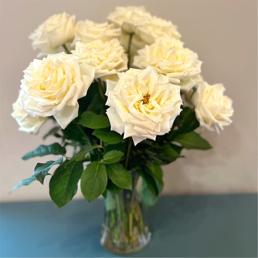 Long Stem Yellow Rose Bouquet – HAYLEE FLOWERS & VARIETIES, Freeport NY