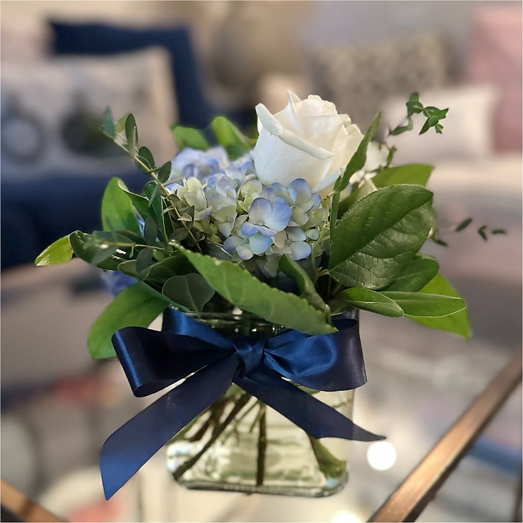 Sky Blue Delight Bouquet – HAYLEE FLOWERS & VARIETIES, Freeport NY