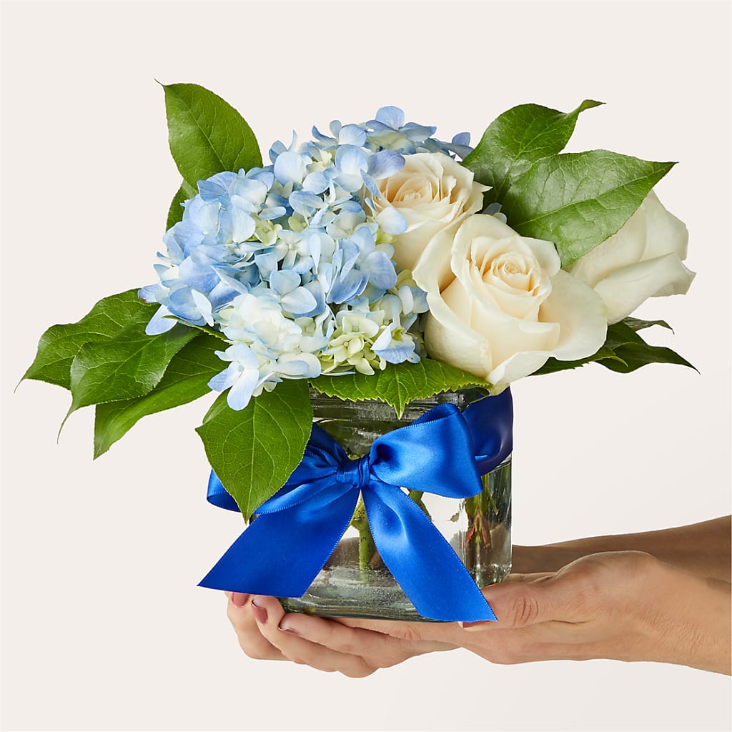 Sky Blue Delight Bouquet – HAYLEE FLOWERS & VARIETIES, Freeport NY