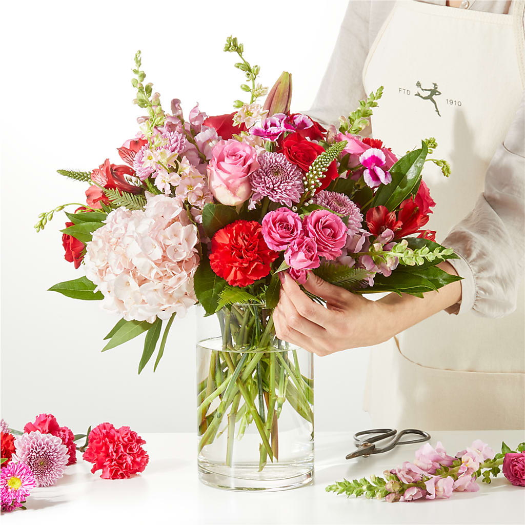 Swooning Over You - A Luxury Florist Original – HAYLEE FLOWERS & VARIETIES, Freeport NY