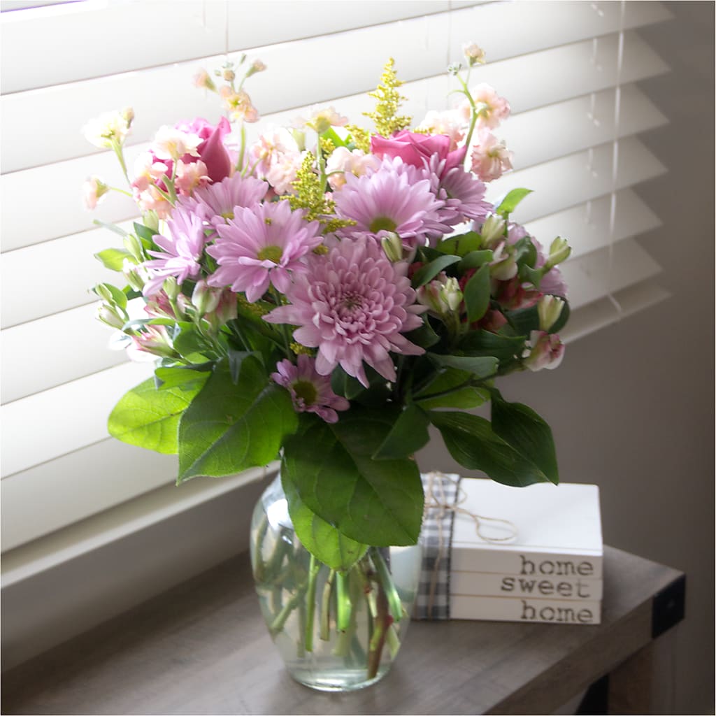 Pastel Tradition - A Florist Original – HAYLEE FLOWERS & VARIETIES, Freeport NY