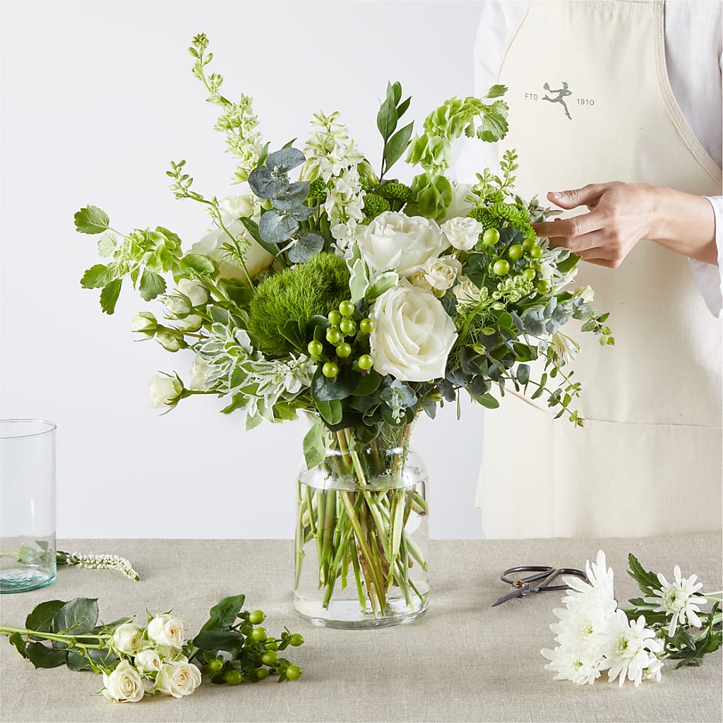 Irish Garden - A Florist Original – HAYLEE FLOWERS & VARIETIES, Freeport NY