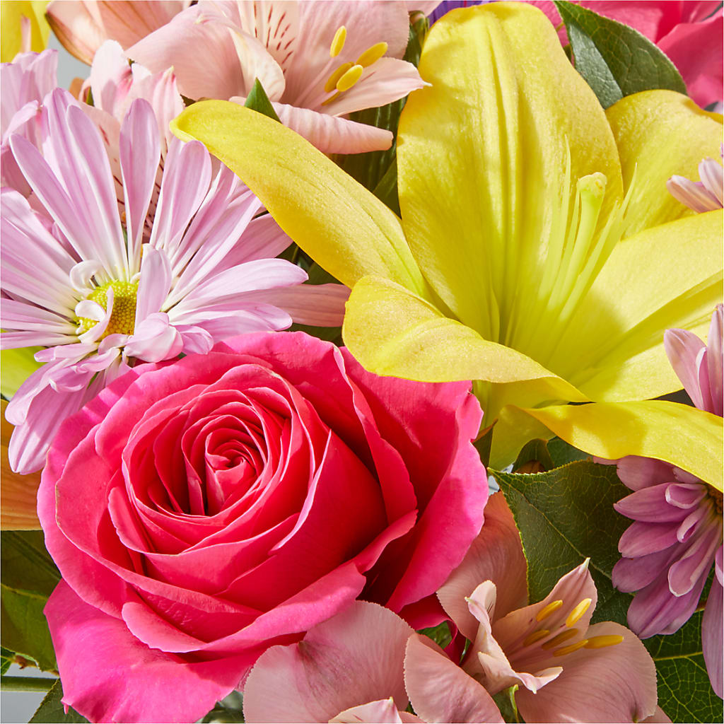 Sprinkles Bouquet – HAYLEE FLOWERS & VARIETIES, Freeport NY