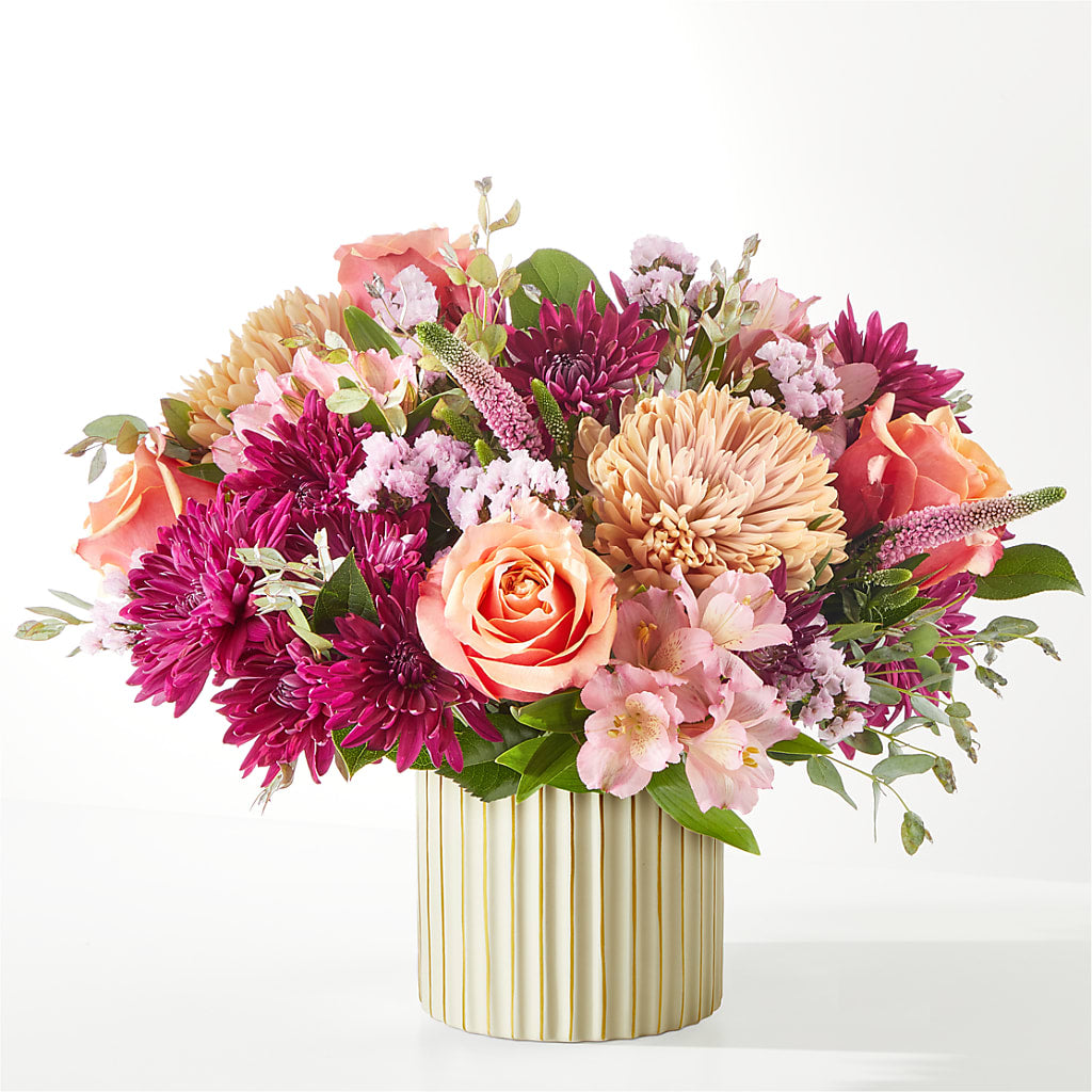 Berry Cobbler Bouquet with Ivory Vase – HAYLEE FLOWERS & VARIETIES, Freeport NY