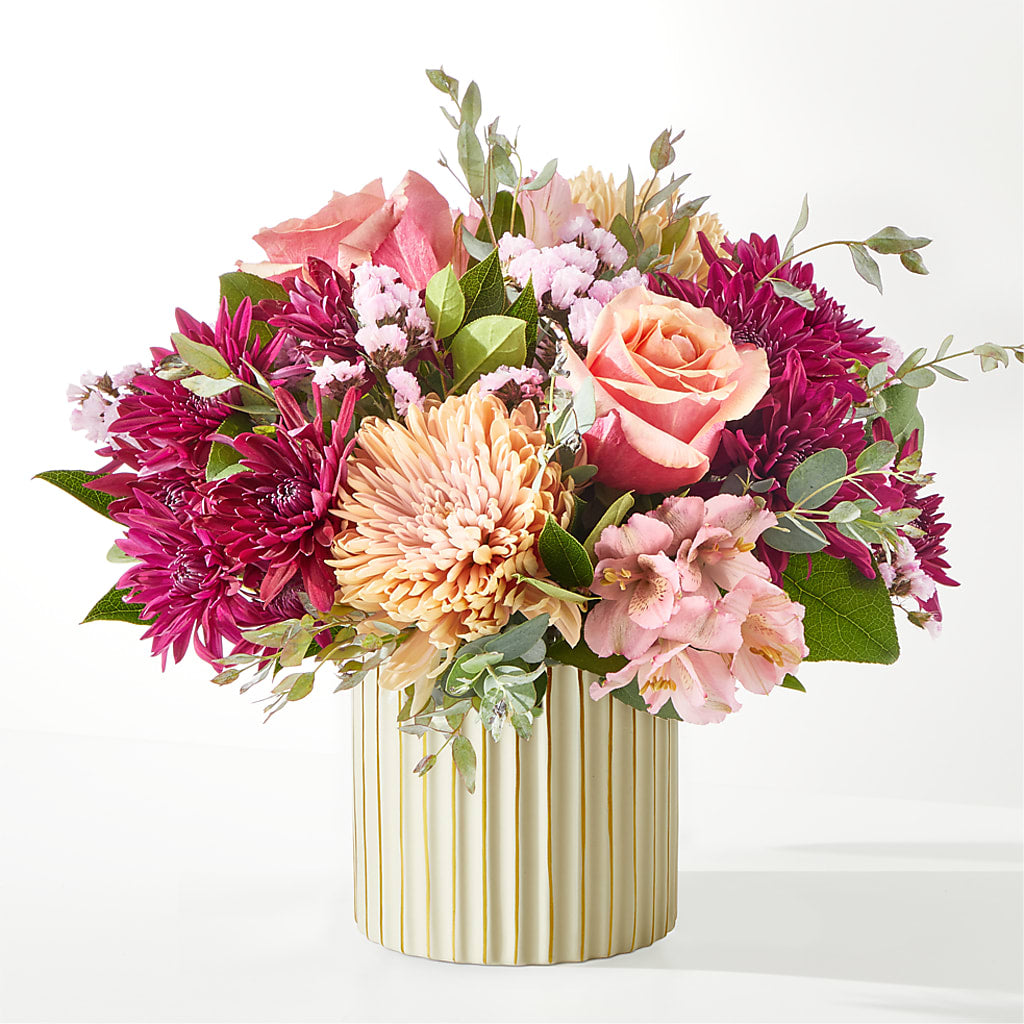 Berry Cobbler Bouquet with Ivory Vase – HAYLEE FLOWERS & VARIETIES, Freeport NY