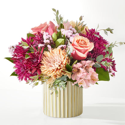 Berry Cobbler Bouquet with Ivory Vase – HAYLEE FLOWERS & VARIETIES, Freeport NY
