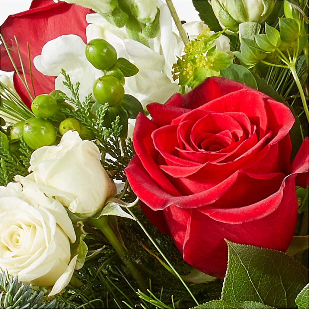 Deck the Halls Bouquet – HAYLEE FLOWERS & VARIETIES, Freeport NY