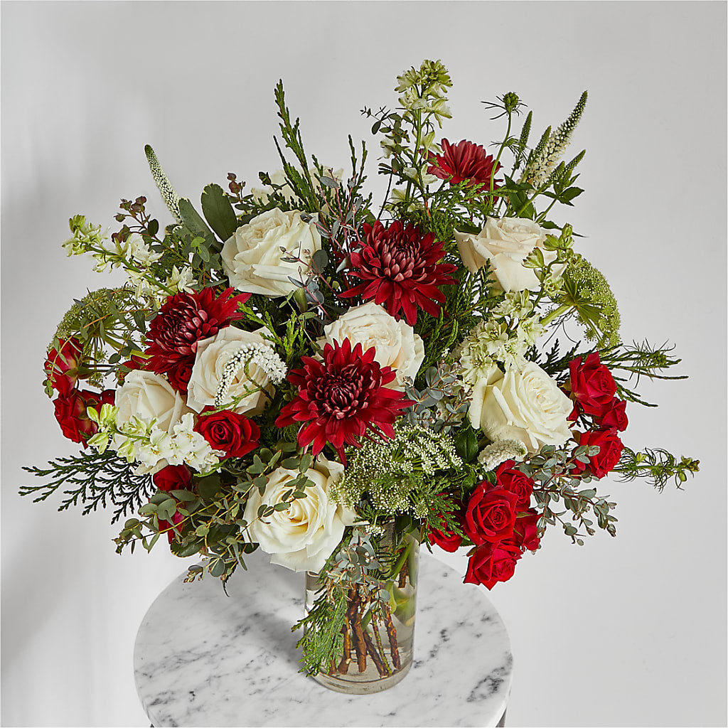 Favorite Traditions Bouquet – HAYLEE FLOWERS & VARIETIES, Freeport NY
