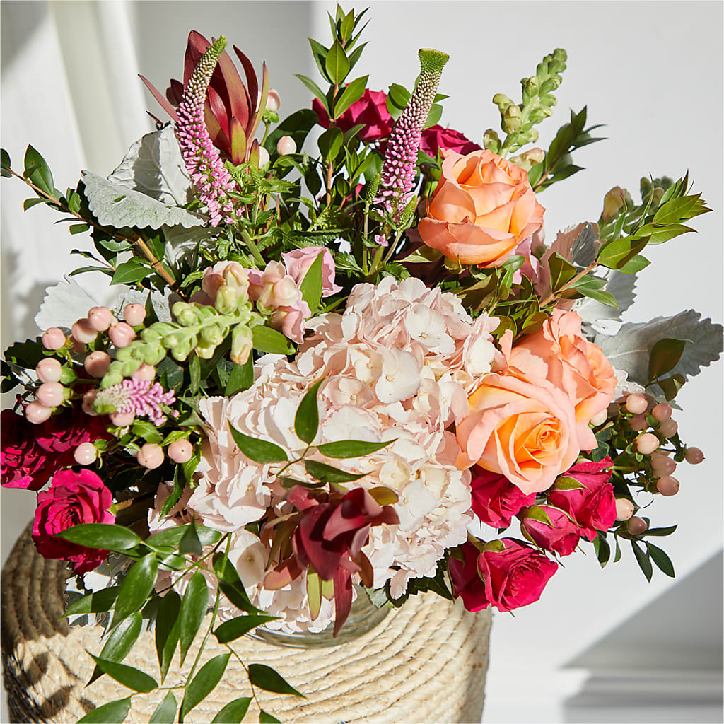 Glitz & Glam Bouquet – HAYLEE FLOWERS & VARIETIES, Freeport NY