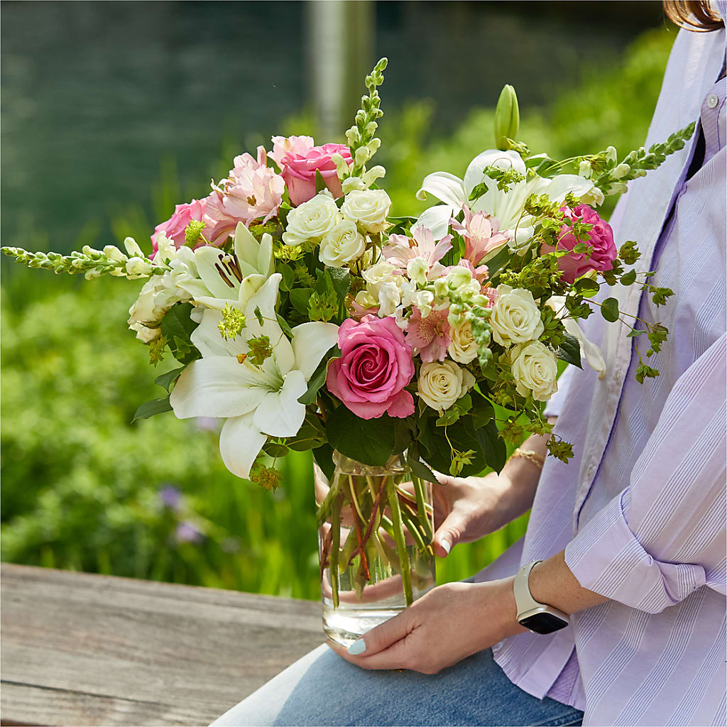 Fondly Bouquet – HAYLEE FLOWERS & VARIETIES, Freeport NY