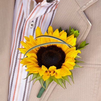 Free Spirit Boutonniere – HAYLEE FLOWERS & VARIETIES, Freeport NY